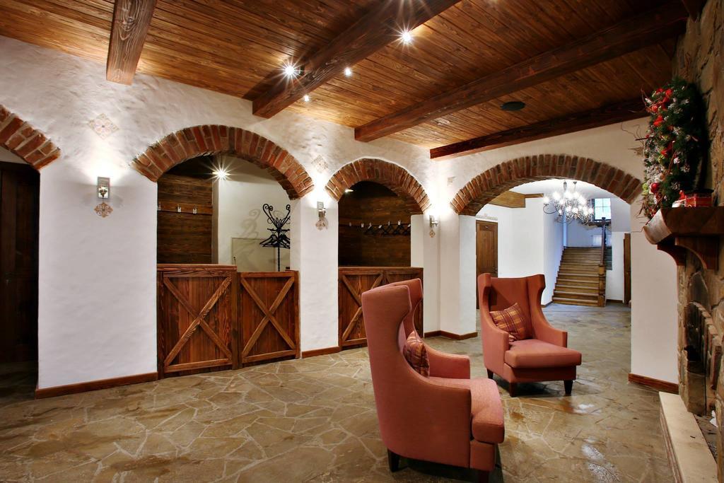 Shpatser Hotel Bryukhovychi Ngoại thất bức ảnh