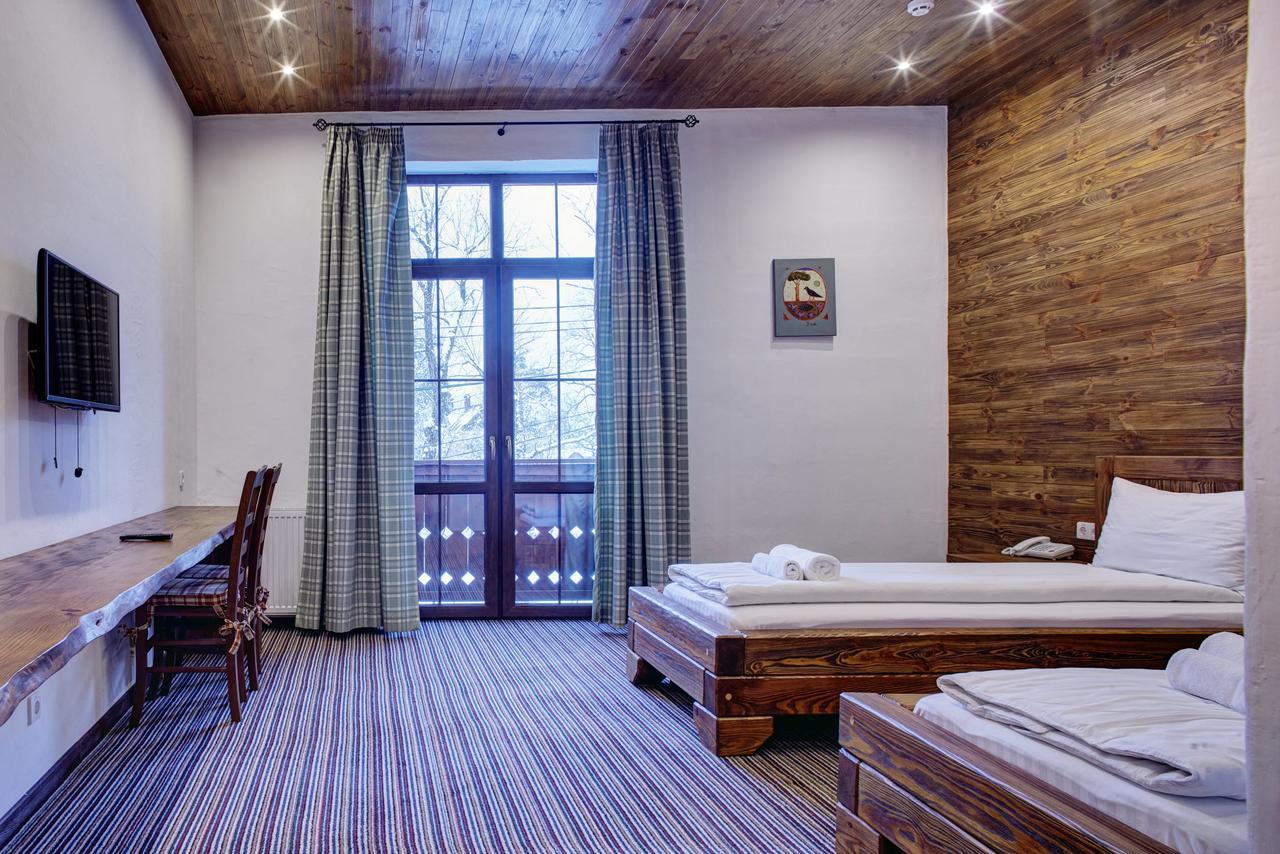 Shpatser Hotel Bryukhovychi Ngoại thất bức ảnh